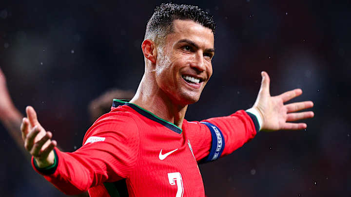 CRISTIANO RONALDO erzielt 910. Karrieretor